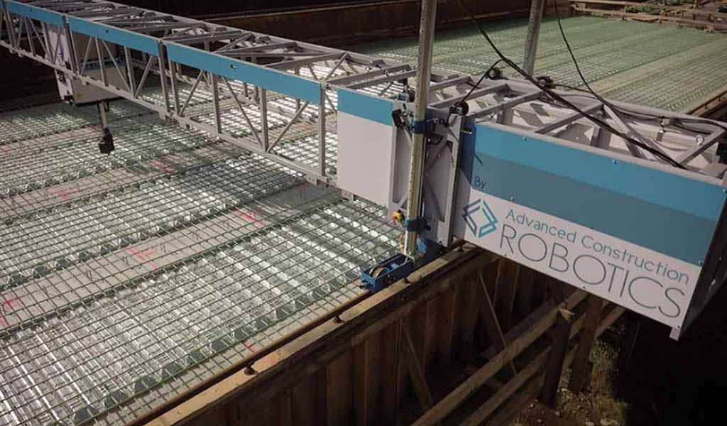 Robot atador de varillas debuta en un puente en Pennsylvania