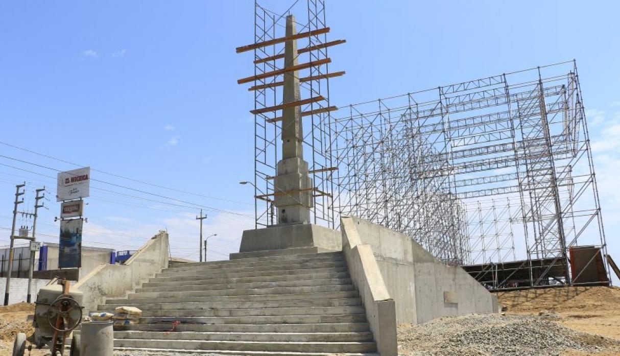 En una semana finalizaría construcción de Obelisco Papal