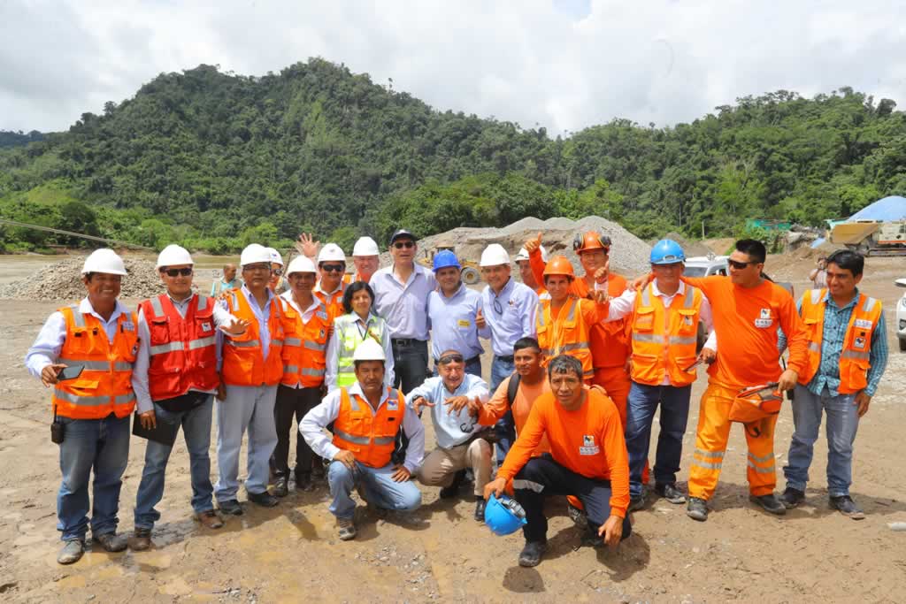 Jefe de estado anunció que carretera Juanjuí – Tocache estará totalmente rehabilitada el próximo año.