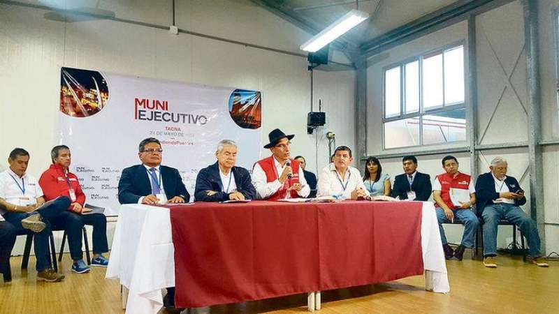 Vizcarra da S/100 millones para obras de Tacna