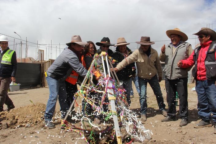 Comunidad de Chilloroya y Hudbay Perú inician construcción de  palacio municipal