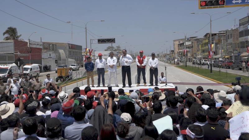 Presidente y Gobernador de Piura inauguran la nueva avenida Sánchez Cerro, que fue modernizada por Cosapi