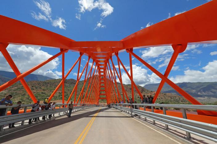 Martín Vizcarra inaugura Puente Raimondi, que interconecta las regiones de La Libertad y Áncash