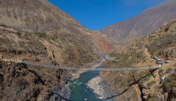 Inician construcción del puente Challhuan que unirá Huancavelica y Ayacucho