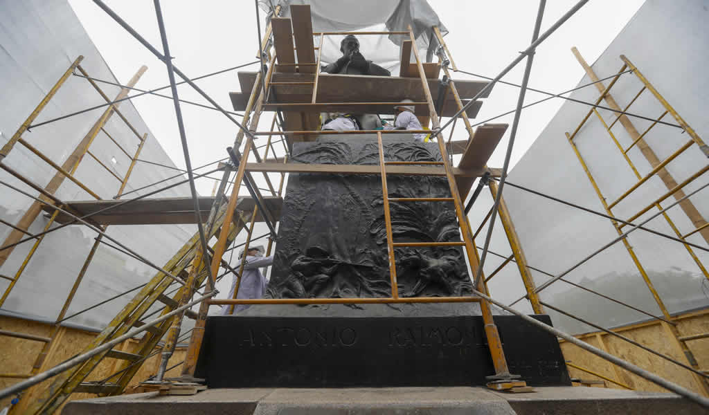 La Municipalidad de Lima viene ejecutando trabajos de restauración de esculturas en Centro Histórico