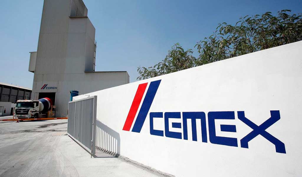 Cemex revisa postura y reanuda su producción en México