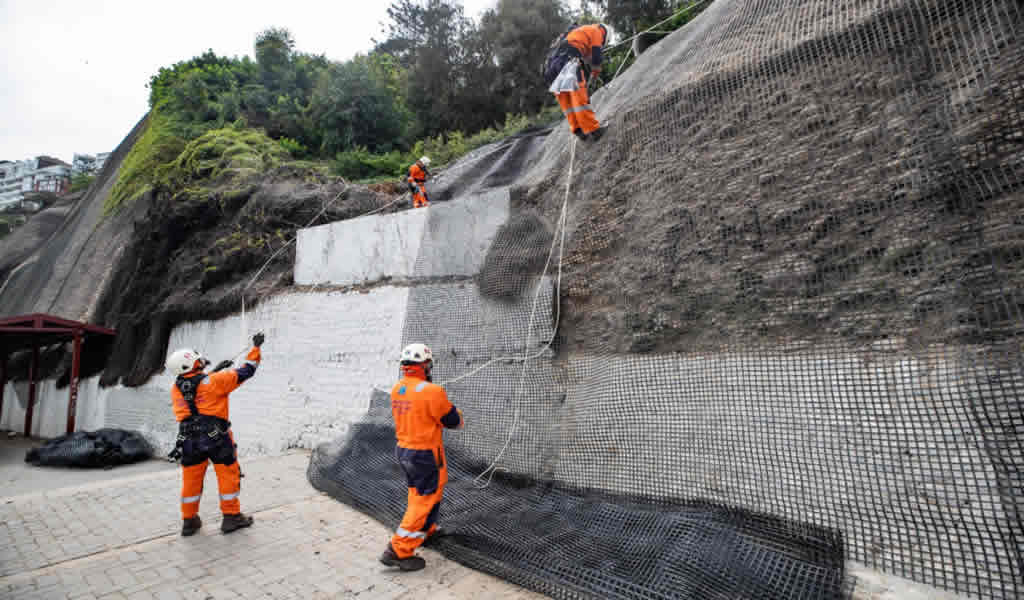 Municipalidad de Lima realizó trabajos de mantenimiento en la Costa Verde