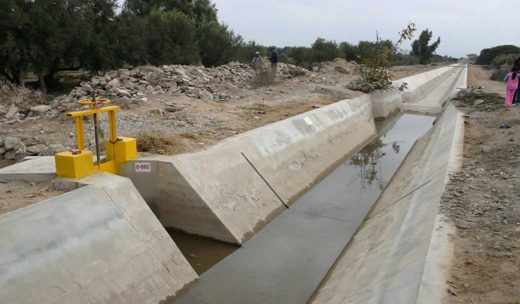 Ministerio de Agricultura articulará con regiones proyectos de infraestructura de riego