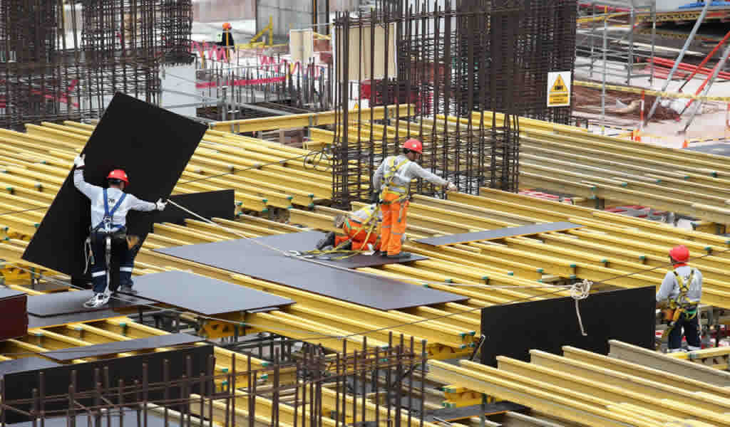 Capeco: Construcción se contrajo 42% el primer semestre