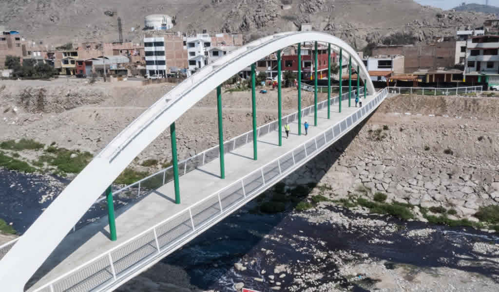 Municipalidad de Lima entregó nuevo puente peatonal que une los distritos de San Juan de Lurigancho y El Agustino