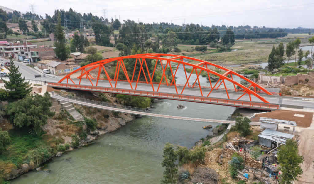 Inauguran nuevo puente Chupuro en Huancayo