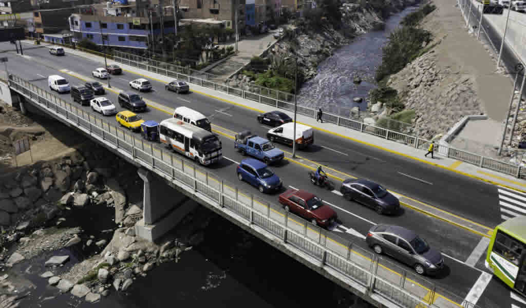Municipalidad de Lima realizó trabajos de mantenimiento en el Puente Dueñas