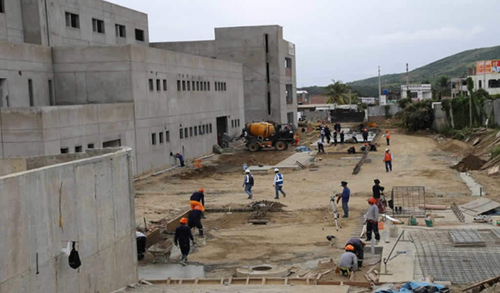 Construcción del Hospital Bicentenario en Huamanga se mantiene en marcha