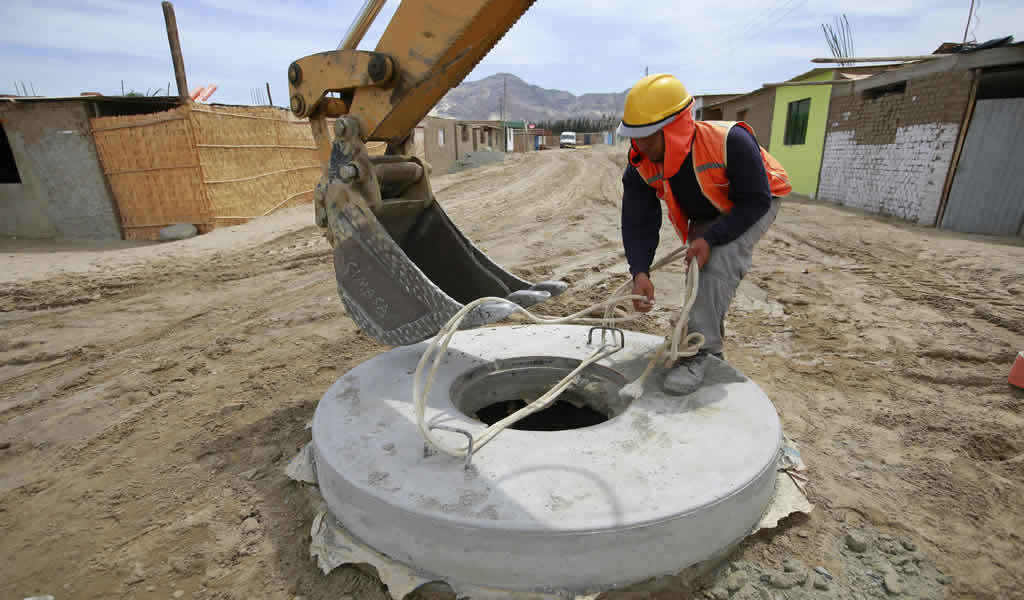 Obra de agua potable y alcantarillado en Anexo 22 de Jicamarca presenta avance del 74%