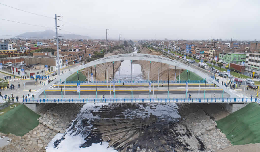 Inauguran nuevo puente que une los distritos de San Martín de Porres y Carmen de la Legua-Reynoso