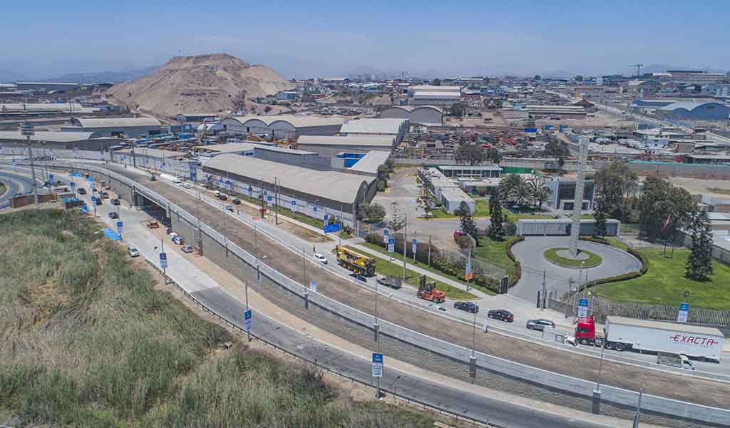 Alcalde de Lima supervisó construcción de pase a desnivel en la Antigua Panamericana Sur