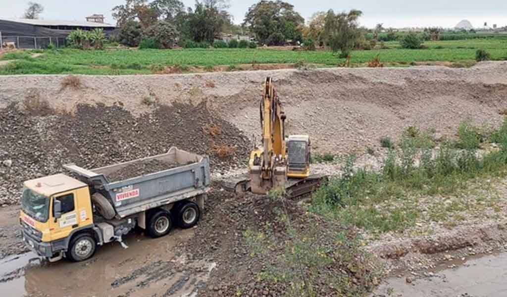 Ministerio de Vivienda continúa trabajos de limpieza y descolmatación de los ríos Rímac y Lurín
