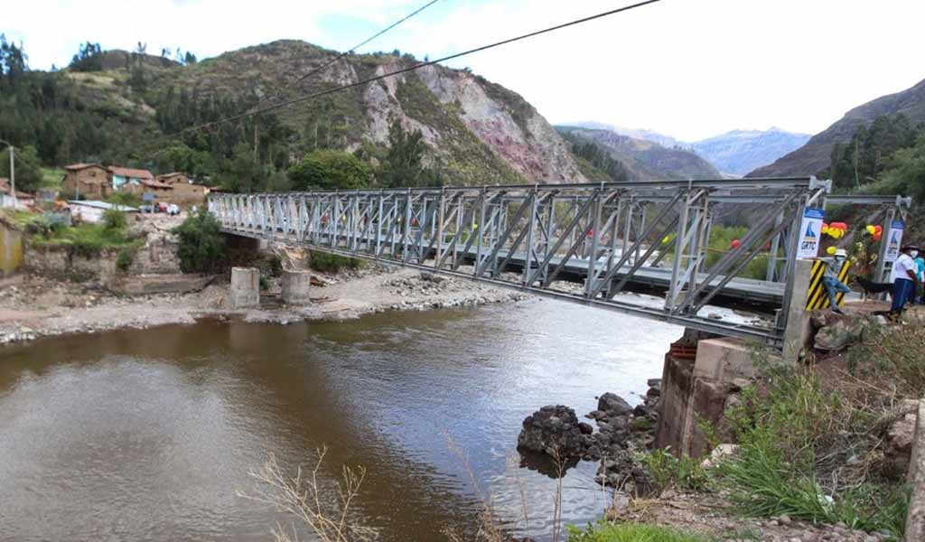 Entregan puente modular que unirá las provincias de Acomayo y Paruro en Cusco