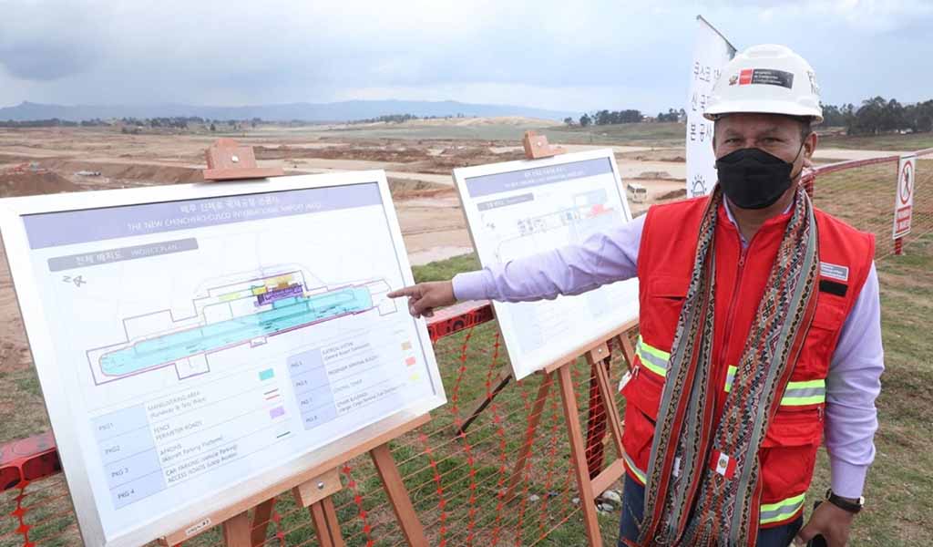 Movimiento de tierras para construcción del Aeropuerto Chinchero tiene un avance del 40 %