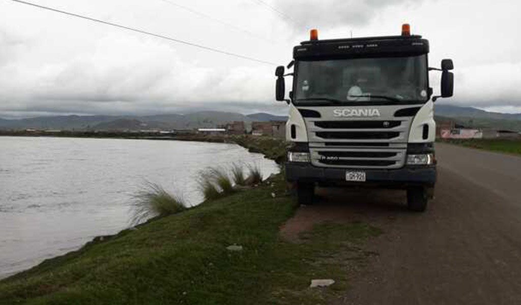 Puno: Ministerio de Vivienda refuerza diques tras desborde del río Coata