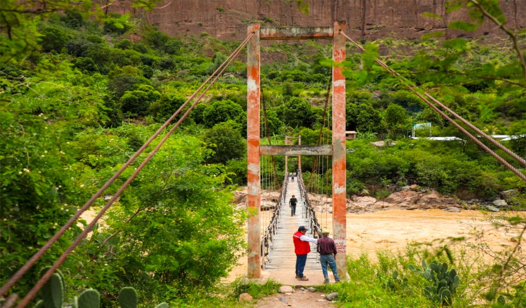 Ayacucho: supervisan terreno para construcción del puente Ccanchi en provincia de La Mar