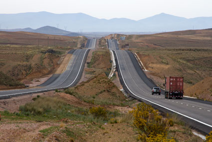 Bolivia impulsa la construcción de 11 dobles vías