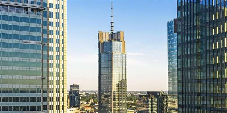 Varsovia: culminó la construcción la torre más alta de la UE