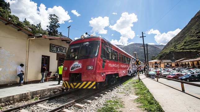 Obra de construcción y mejoramiento del ferrocarril Huancayo–Huancavelica cada vez más cerca