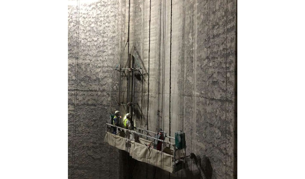 España: Robot de hidromolición repara importante planta de concreto