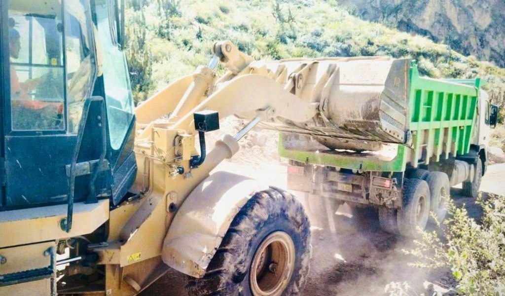 Arequipa: Inicia obras de caminos vecinal en Huaynacotas