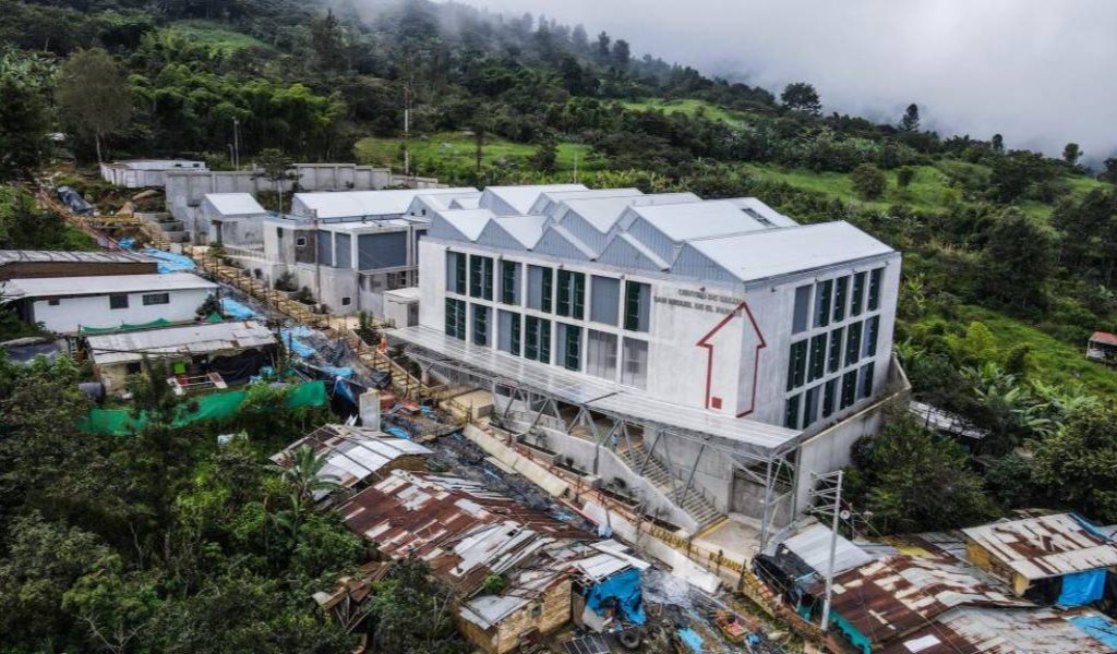 Piura: Reconstrucción con Cambios reafirma compromiso de entregar pronto el centro de salud de El Faique