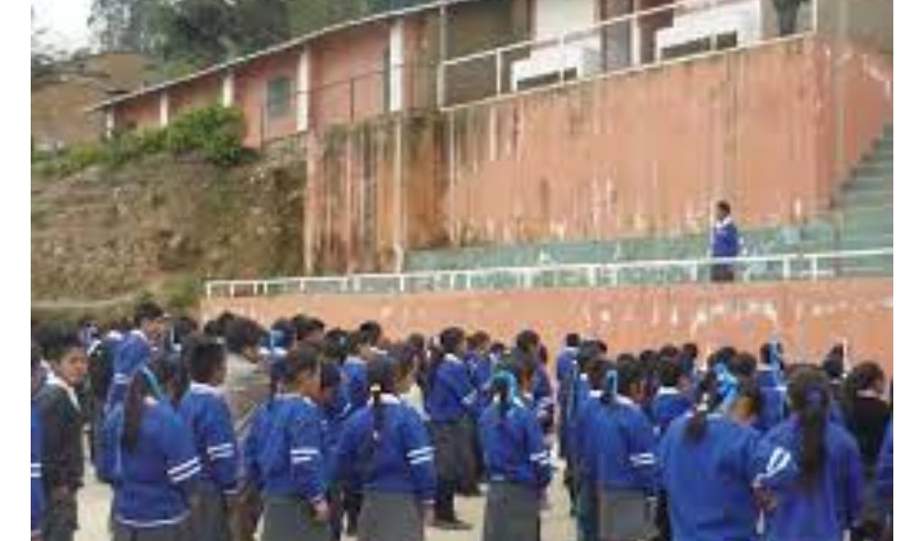 Áncash: Colegio de Pamparomás empieza a hundirse por mala construcción