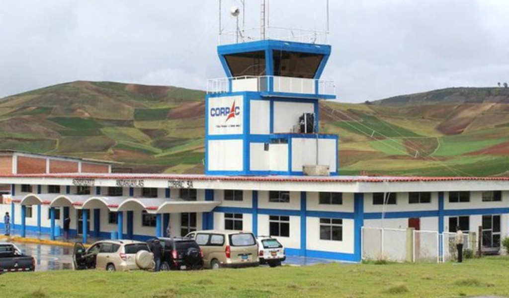 Instalan mesa técnica para modernización del aeropuerto de Andahuaylas