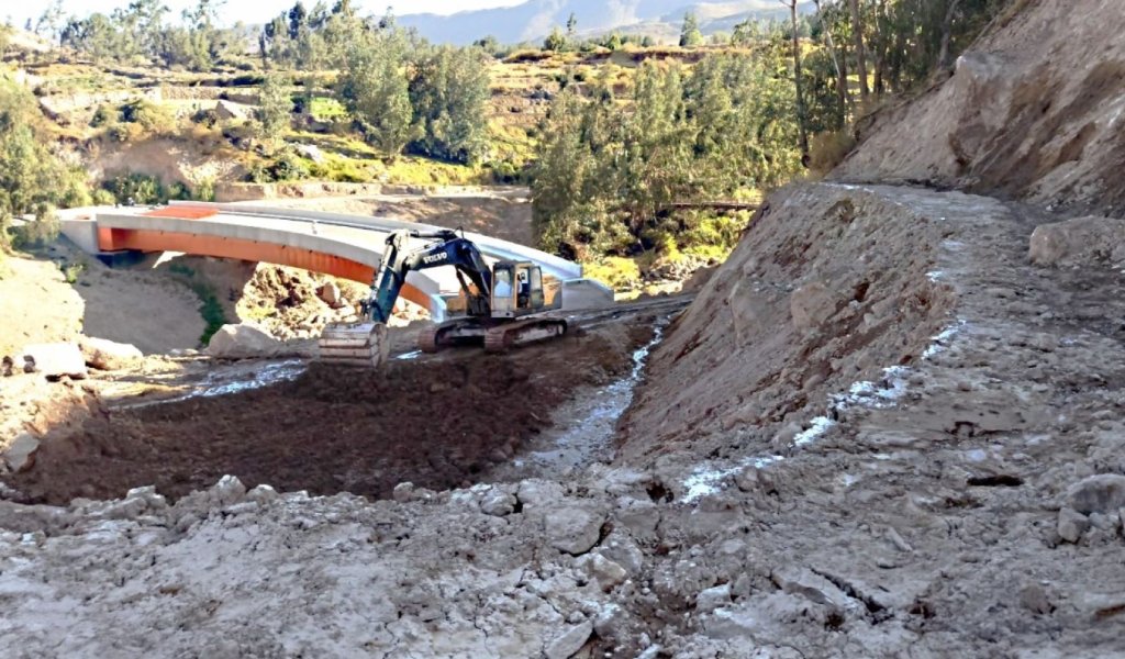 Arequipa: Nuevo puente Sihuan presenta avance físico de 72%