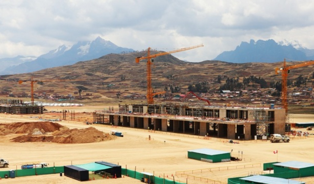 Cusco: Avanza construcción del segundo nivel del terminal de pasajeros y la pista de aterrizaje del aeropuerto Chinchero