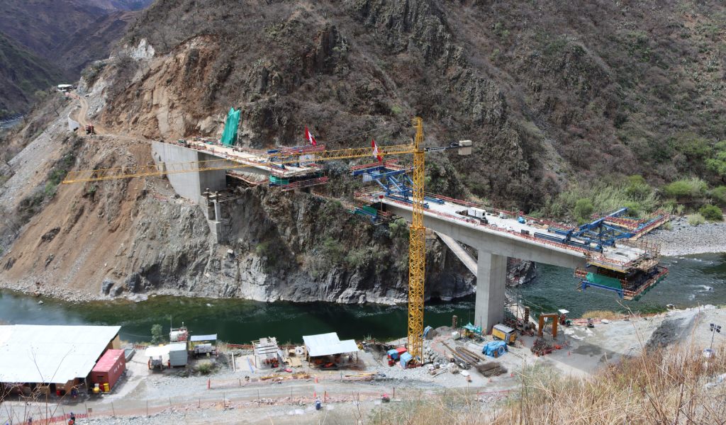 Puente Kutuctay registra más del 76% de avance en su construcción