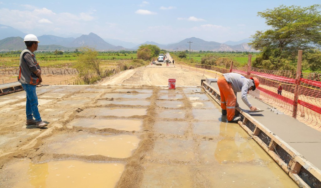 Gobierno acelera construcción de 62 puentes para enfrentar El Niño