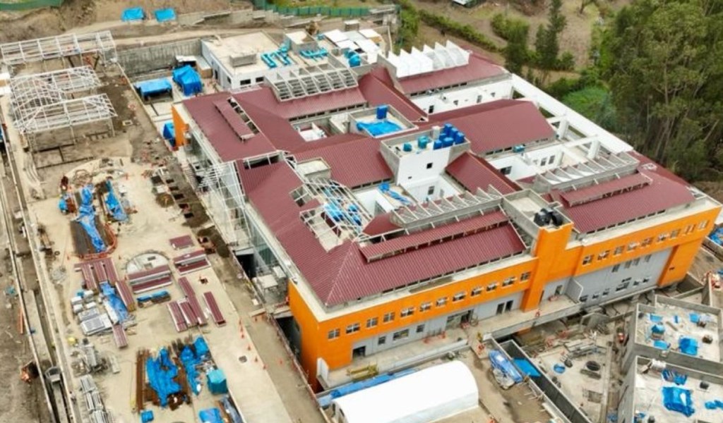 Áncash: Pronis verifica el avance de las obras en nuevo Hospital Huari