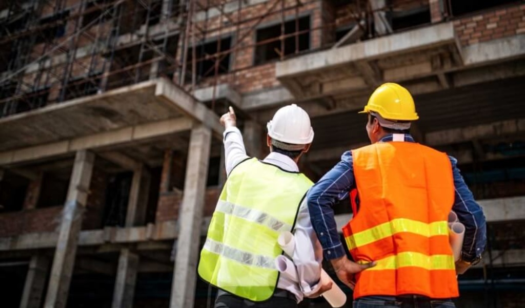 Planificación de contingencias y mitigación de riesgos en la construcción