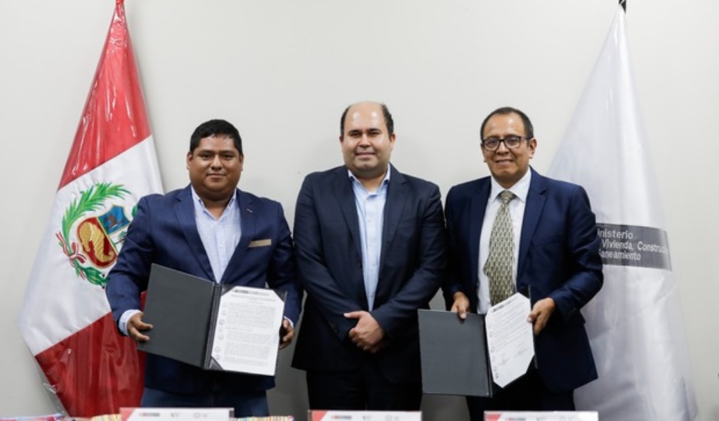 MVCS firma convenios para construir módulos de vivienda con recursos del canon en Cusco y Loreto