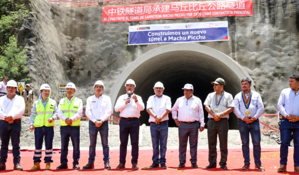 Cusco: Supervisan avances de la construcción del túnel Machu Picchu