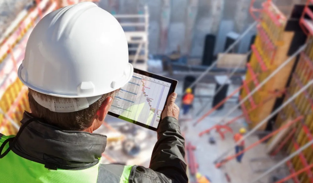 Cómo la IA minimiza el riesgo y permite el cumplimiento de los contratos en los proyectos de construcción
