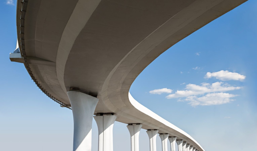 Cómo la digitalización de la construcción de puentes puede mejorar la logística del transporte