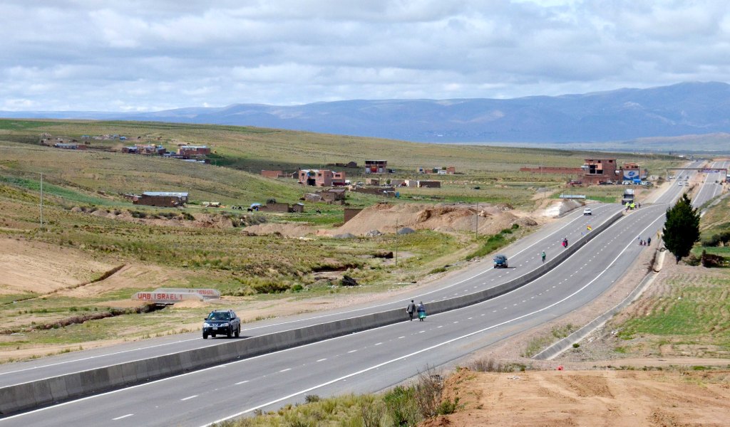Nueva carretera unirá a Perú con Bolivia en cuatro horas