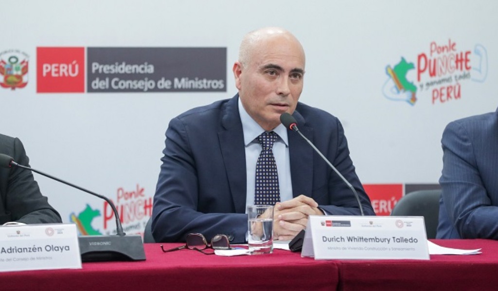 Ministro Whittembury se compromete con el desarrollo de viviendas sociales y priorización de proyectos de agua y saneamiento