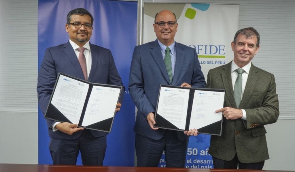 Cofide y CAF-AM firman acuerdo para impulsar proyectos de infraestructura en Perú