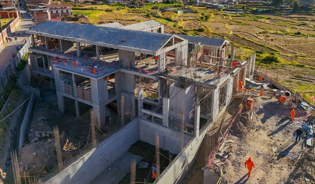 Nuevo Centro de Salud de Cabanaconde alcanza el 80 % de avance en su construcción