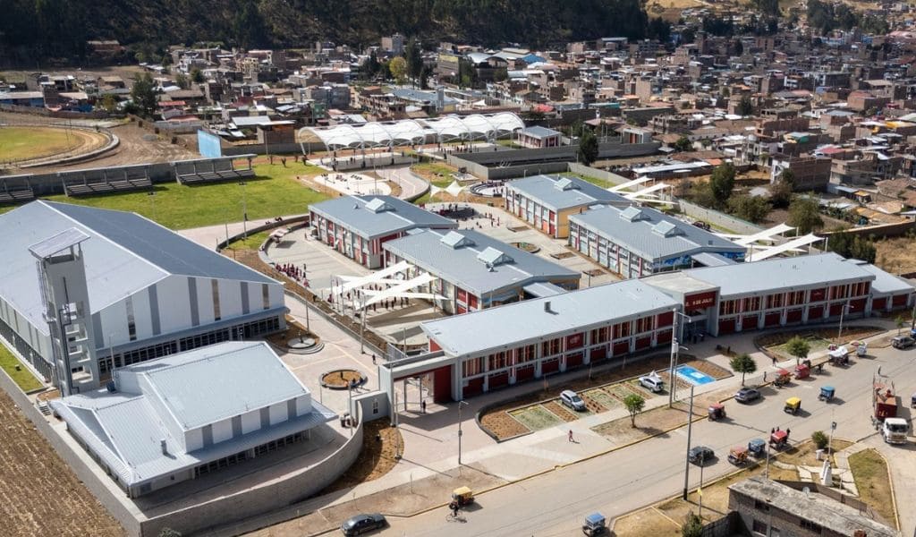 Inversión de S/ 11,400 millones hace posible construcción de 153 colegios en 15 regiones