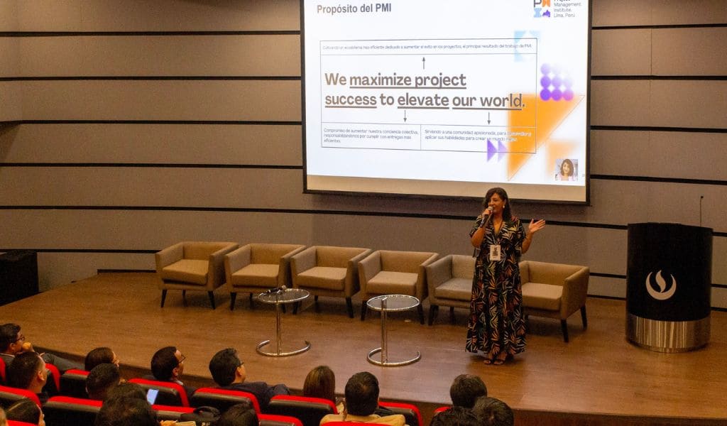 “El liderazgo del futuro: cómo la dirección de proyectos impulsa la transformación en el Perú”