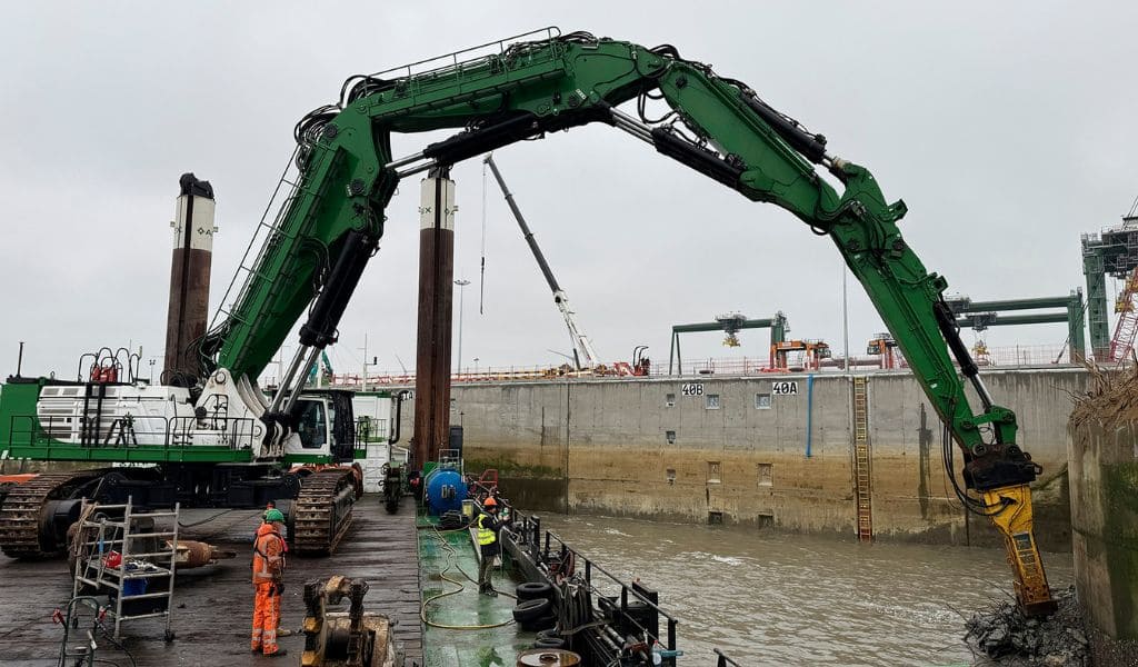 Demolición submarina de alta precisión: El desafío de la Europa Terminal de Amberes con tecnología Epiroc